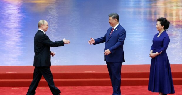 Путін прибуває до Пекіна після візиту Трампа