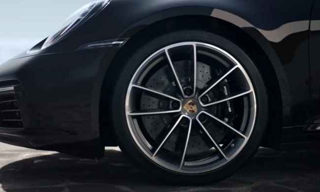 В «Porsche» представили новые модели авто. Фото: «Porsche», скрин