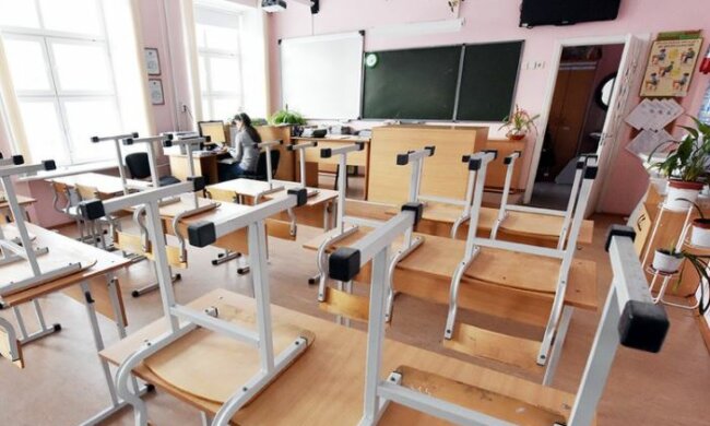 В школы после каникул вернутся не все: родителей предупредили, к чему готовиться