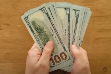 Гранты от 2 до 5 тысяч долларов: кому и где выдают. Фото: скриншот YouTube-видео