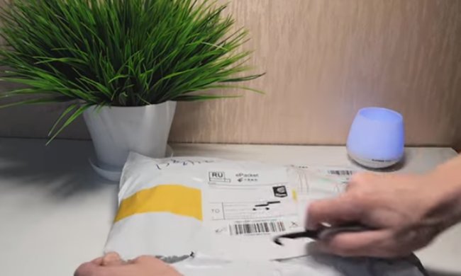 Украинцы в апреле стали чаще заказывать товары с AliExpress. Фото: скриншот YouTube
