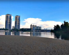 Пляж. Фото: скриншот YouTube-видео.