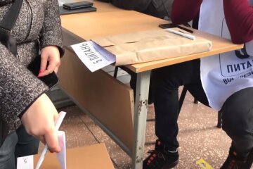 Опрос Владимира Зеленского. Фото: Youtube