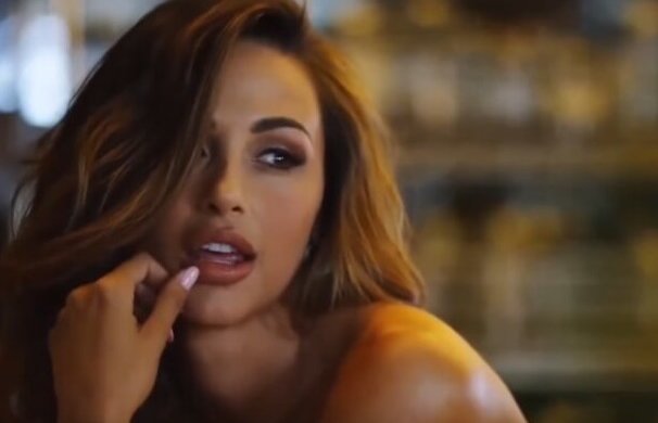 Ана Чери. Фото: скриншот YouTube.