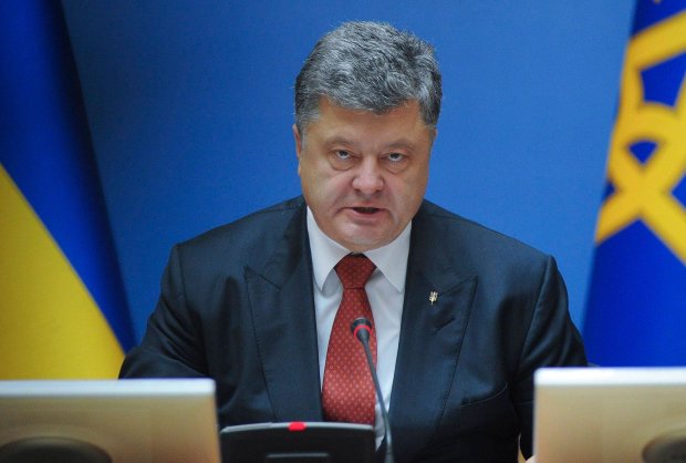 Готовится настоящий переворот, у Порошенко идут на крайности: Дубинский предупредил украинцев