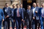 Сотрудники Офиса президента, никак не могут отыскать в своих столах заявления об отставке "ключевых лиц" команды Зеленского. Подробности скандала