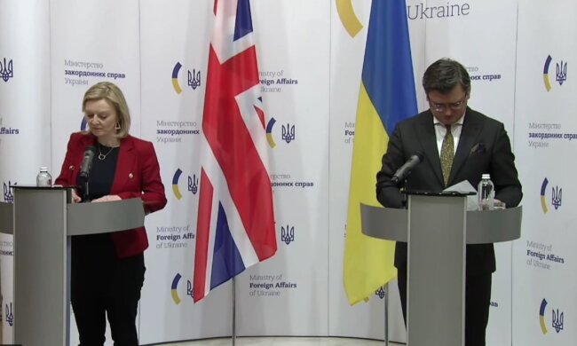 Брифинг Лиз Трасс и Дмитрия Кулебы. Фото: МИД Украины, скрин
