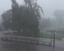 Ураган в Днепре. Фото: скриншот YouTube