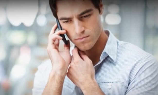 Телефонная зависимость. Фото: скриншот YouTube