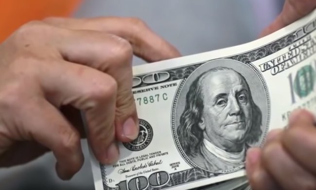 Стоит ли покупать доллар, фото: скриншот с YouTube