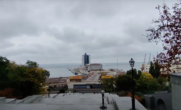 Погода в Одессе осенью. Фото: скриншот YouTUbe