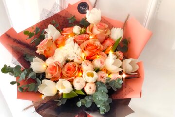 Квіти, букет. Фото: YouTube