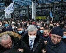 В МВД объяснили, почему Петр Порошенко появлялся и исчезал из розыска