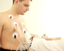 Перевірка роботи серця. Фото: скріншот YouTube-відео