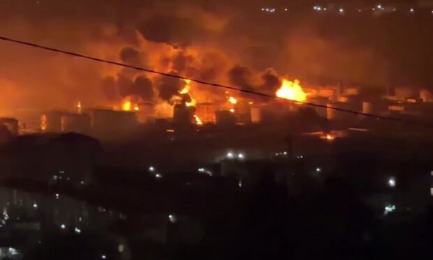 В России горит НПЗ. Фото: Telegram