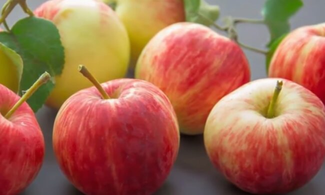 Яблуко. Фото: YouTube