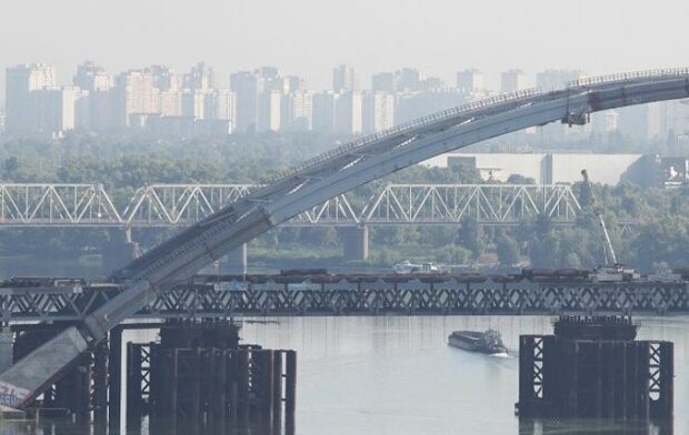 Подольский мост придется ждать долго: Кличко рассказал, как строят