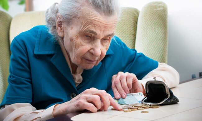 Пенсионеры, доплата к пенсии, деньги. Фото: Telegram