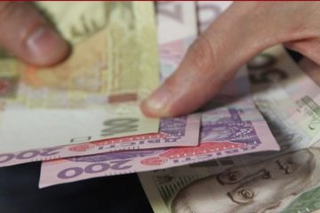 Минсоцполитики віплачивает помощь. Фото: скриншот YouTube