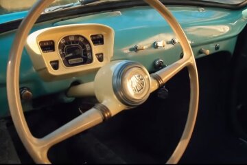 Салон "Запорожца". Фото: Youtube