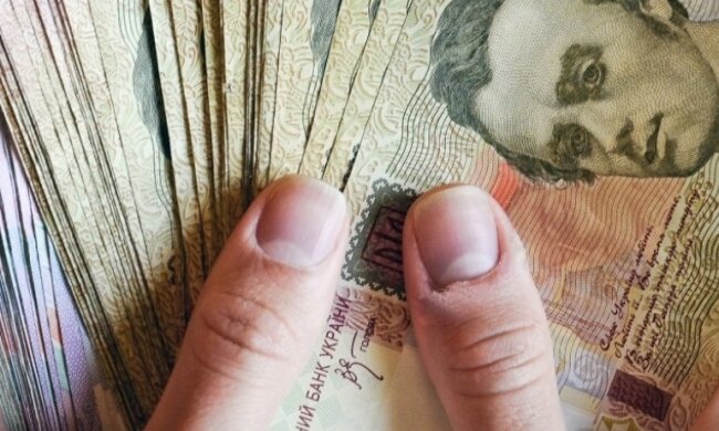 Гривны. Фото: скриншот YouTube.