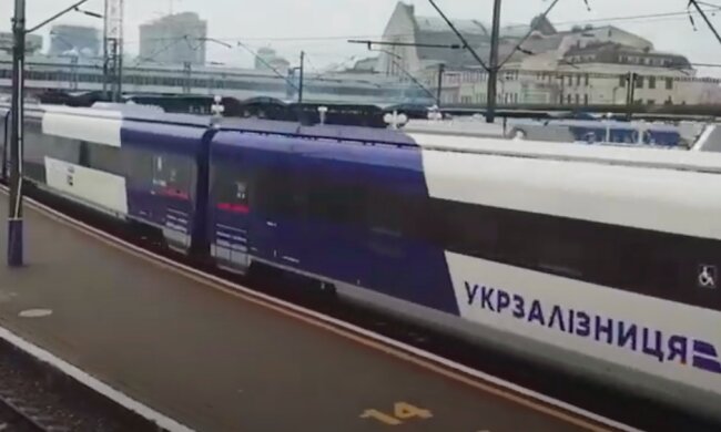 Новые вагоны в Укрзализныце. Фото: скриншот YouTUbe