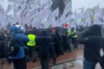 Депутаты побоялись гнева протестующих. Фото: скриншот YouTube-видео
