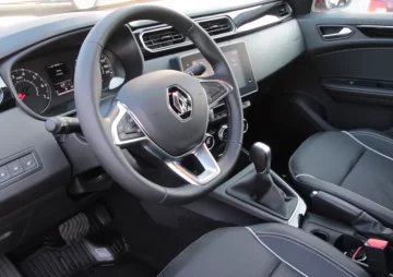 Авто Renault. Фото: скриншот YouTube-видео