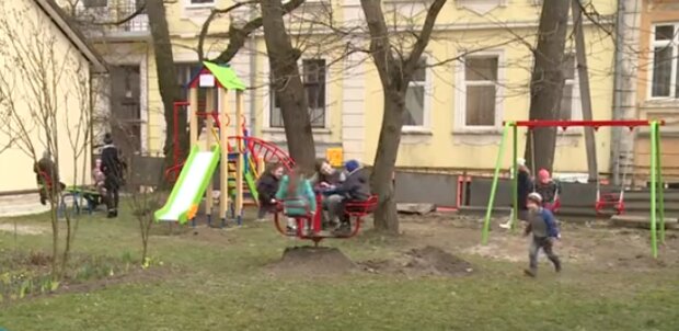 Детская площадка. Фото: скриншот YouTube-видео