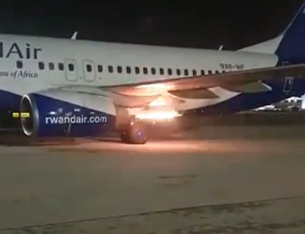 Еще одна авиакатастрофа: у самолета вспыхнул двигатель, на борту 100 пассажиров