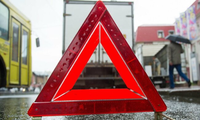 Все произошло на глазах полиции: появилось видео ДТП под Киевом