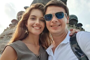 Дмитрий Комаров с супругой. Фото: скриншот Instagram