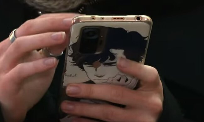 Смартфон. Фото: скріншот YouTube-відео