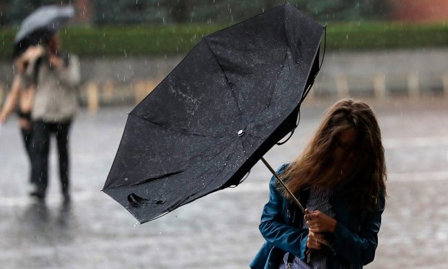 Экстренное предупреждение от ГСЧС: ураганный ветер и сильный дождь