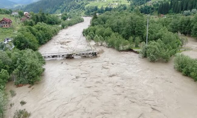 Наводнение в западной Украине. Фото: скрин youtube