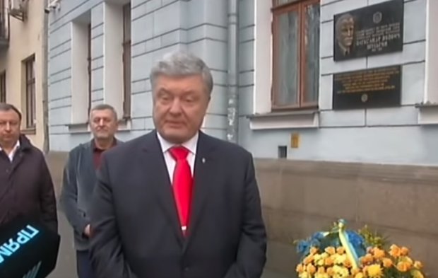 Его не звали - он сам пришел: экс-президент Порошенко явился в ГБР, детали