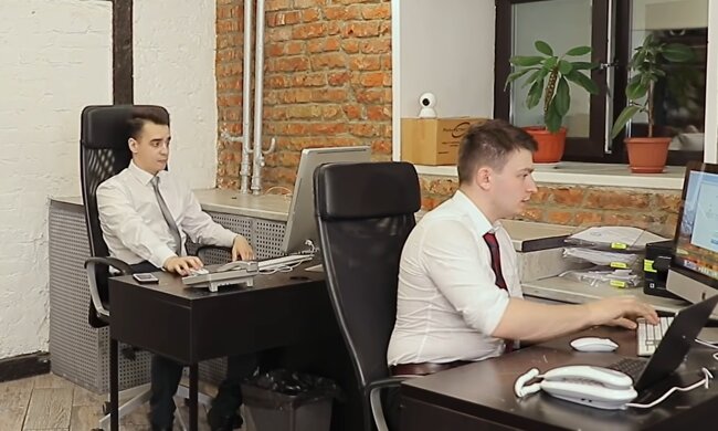 Работа в офисе.  Фото: скриншот YouTube-видео