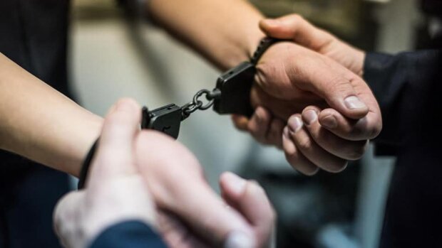 Полиция Днепр избиение полицейского проверка детей