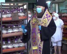 В церковь ни ногой: на одесском хлебозаводе продают уже освященные паски