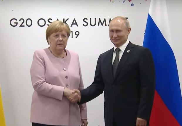 Меркель, Путин. Фото: скрин youtube