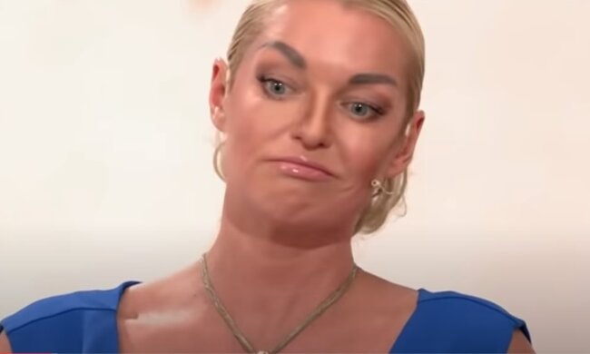 Грудь расплывалась, Волочкова так дергала ногами, что едва не лишилась самого главного