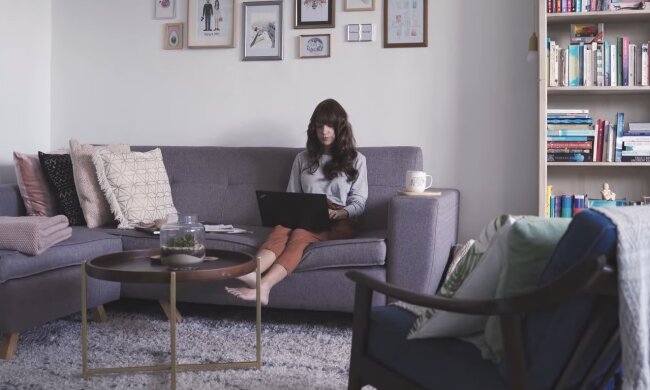 Робота на дому. Фото: скріншот YouTube-відео