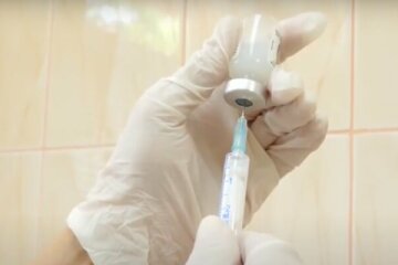 Вакцина от коронавируса: стала известна стоимость препарата для украинцев