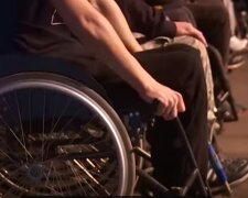 Особа з інвалідністю. Фото: скріншот YouTube-відео