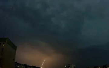 Гроза. Фото: скриншот YouTube-видео.