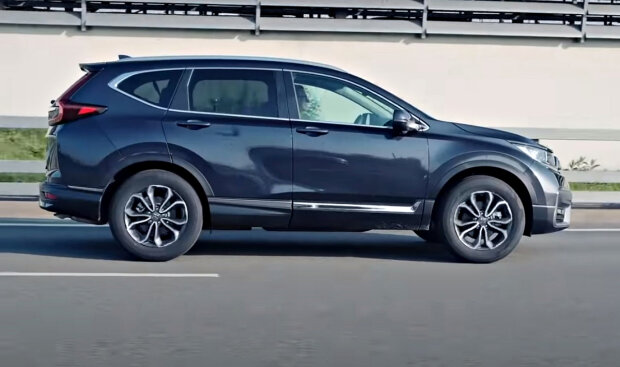 "Honda CR-V Hybrid". Фото: скріншот YouTube-відео.