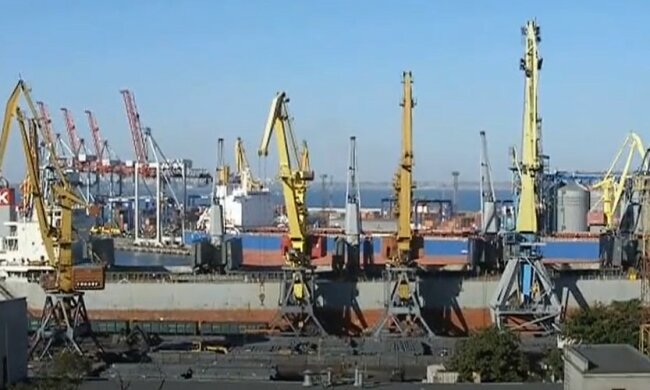 В украинских реках будут курсировать баржи и речной транспорт. Фото: скирншот YouTube