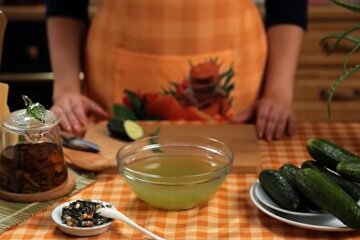 Огірковий лосьйон для обличчя. Фото: YouTube