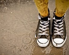 Мокрая обувь. Фото: YouTube