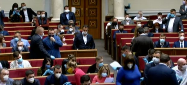 Народный депутат хочет выступить на боях без правил. Фото: скриншот YouTube